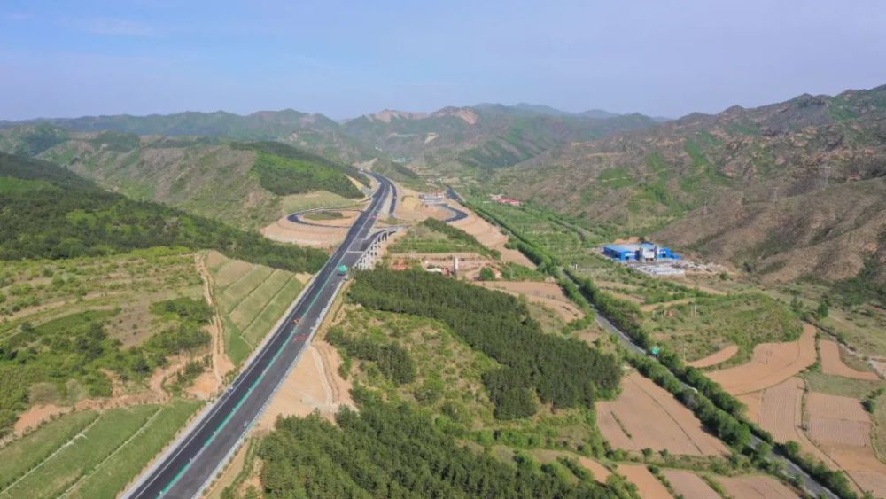 延中高速公路河北段選用上海勛飛高科技系列產(chǎn)品，確保道路安全(圖1)